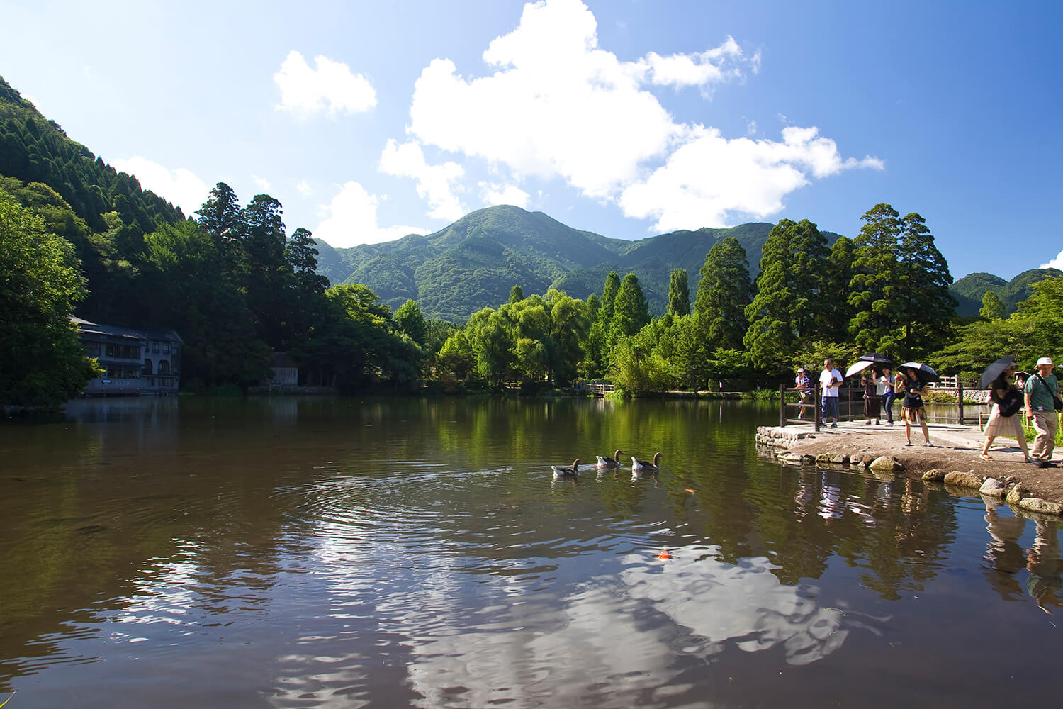 Lake_Kirinko_Near_Yufuin